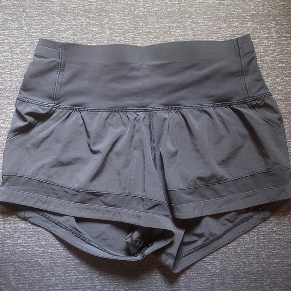 Navy blue lululemon shorts size 4 - Picture 2 of 2